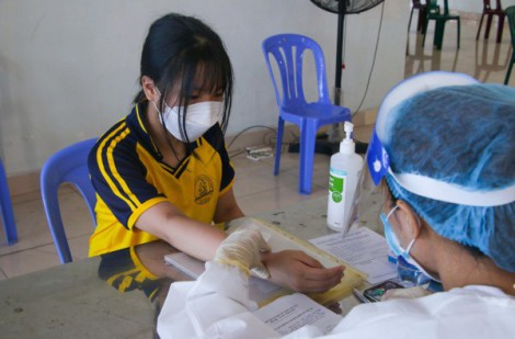Đà Nẵng: Không có quy định bắt buộc học sinh tiêm vắc xin mới được đi học