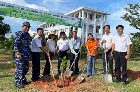 Bình Thuận: “Trồng cây vì biển đảo xanh Tổ quốc”