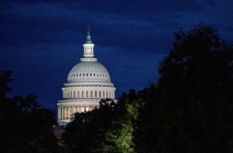 Thượng viện Mỹ thông qua dự luật về khí hậu và y tế