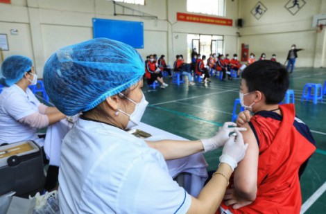 Bộ Y tế: Vẫn còn 5 địa phương có tỷ lệ tiêm vaccine cho trẻ từ 5 đến 11 tuổi ở mức thấp