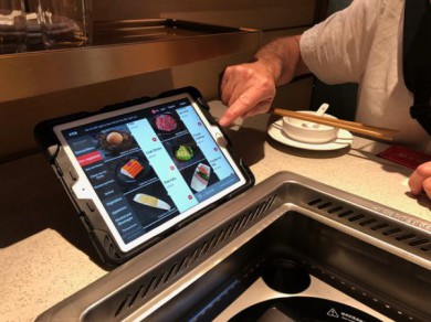 Từ thẻ rung, mã QR đến menu điện tử: Công nghệ nào sẽ định hình tương lai của ngành nhà hàng?