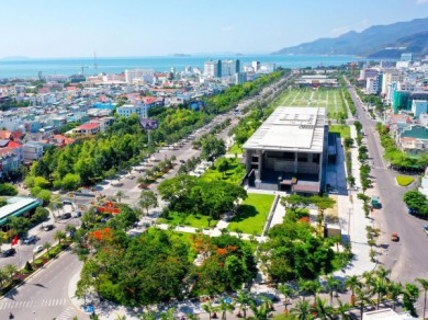 Dành 'đất vàng' xây công viên, quảng trường: Phố biển Quy Nhơn thu hút du khách
