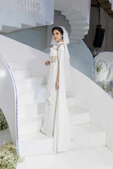 Hoa hậu Lan Anh diện váy cưới, chinh phục sàn catwalk