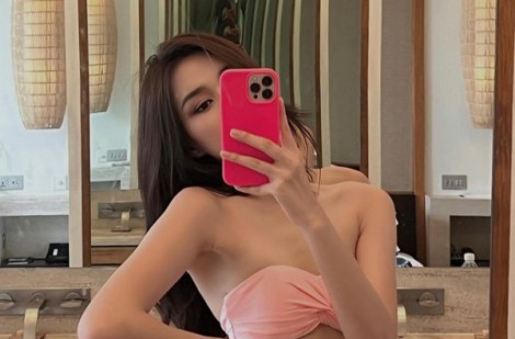 Hoa hậu Đỗ Thị Hà khoe thân hình cực phẩm trong bộ bikini mang sắc màu yêu thích