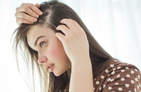 ‘Thủ phạm’ gây rụng tóc bất thường và cách lấy lại mái tóc dày mượt, bồng bềnh