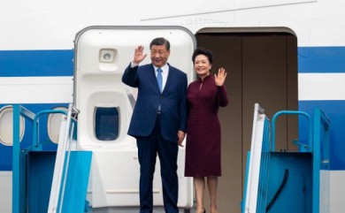 Đệ nhất phu nhân Trung Quốc Bành Lệ Viên mặc gì trong các sự kiện chính trị?