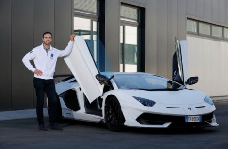 Apple mời cựu giám đốc Lamborghini cho dự án xe điện