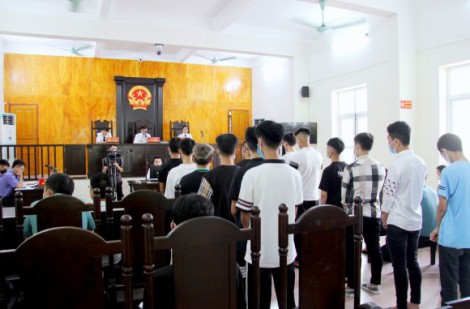 Quảng Ninh: 13 'quái xế' đua xe náo loạn vùng biên bị tuyên phạt án tù