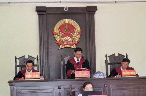 Vụ cô giáo Phan Thị Thắm kiện Trường THCS Đỗ Hữu Phương: Tuyên y án sơ thẩm