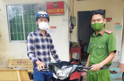 Vĩnh Long: Nhận lại xe máy sau 2 ngày bị 2 người lạ dắt trộm
