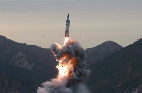 Bán đảo Triều Tiên tiếp tục dậy sóng sau vụ phóng tên lửa lần ba trong hơn 1 tuần qua