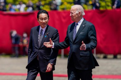 Thủ tướng Nhật Bản Kishida Fumio tới Mỹ dự thượng đỉnh ba bên