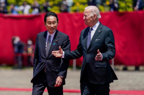 Thủ tướng Nhật Bản Kishida Fumio tới Mỹ dự thượng đỉnh ba bên