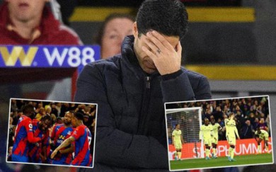 Arsenal thua muối mặt, HLV Mikel Arteta xin lỗi người hâm mộ