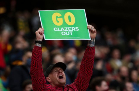 HLV Erik Ten Hag muốn nhà Glazer bán Man Utd càng sớm càng tốt …
