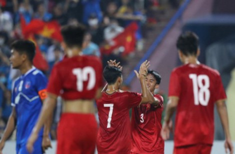 Thắng cách biệt U17 Nepal, U17 Việt Nam lấy lại ngôi đầu bảng F của Thái Lan