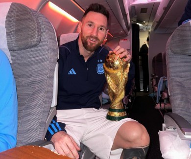 Chủ tịch Barcelona chúc mừng Messi vô địch World Cup 2022
