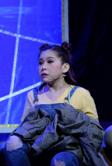 Nghệ sĩ Bình Tinh bị... tự kỷ trong vai diễn kịch đầu tiên