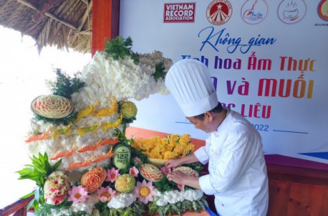 Xác lập kỷ lục Việt Nam 122 món ăn chế biến từ tôm và muối Bạc Liêu