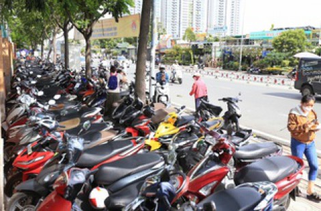 Bán xe, chủ xe không làm thủ tục thu hồi biển số thì bị xử lý sao?