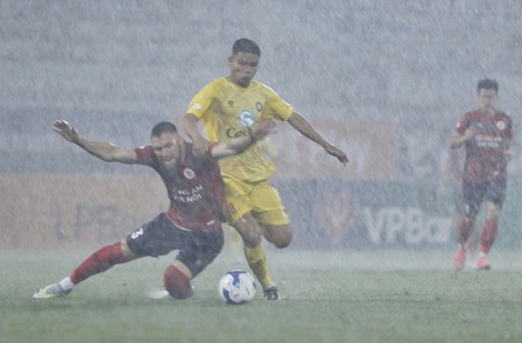 Bảng xếp hạng V-League mới nhất: Đội CAHN gây thất vọng, rơi xuống vị trí khó ngờ