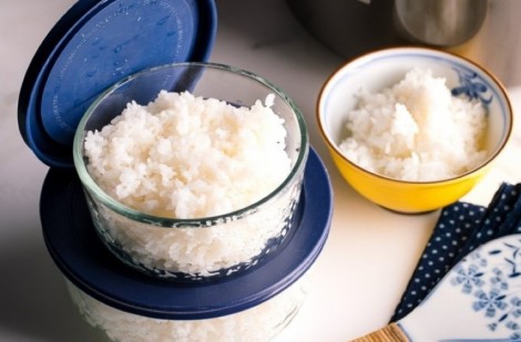 Bảo quản cơm nguội kiểu này, nhiều người tự mang bệnh vào mình mà không biết