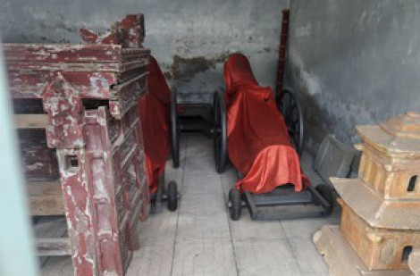 Bảo vật, cổ vật cất trong... phòng ngủ, nhà để xe