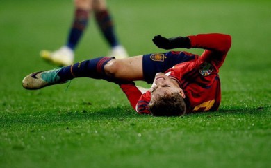 Barcelona lo lắng vì chấn thương của ngôi sao trẻ