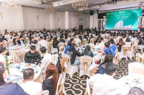 Bất động sản Hà Nội 'ấm' lên, TP.HCM vẫn nguội