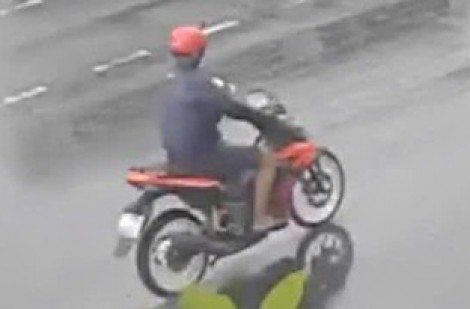 Bắt nghi phạm cướp giật điện thoại nữ chủ quán cà phê