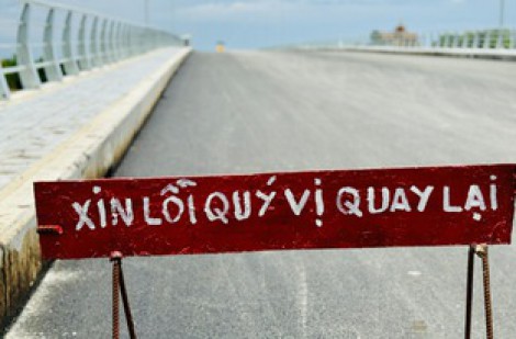 Bình Dương: Chưa thông xe cầu Bạch Đằng 2, người dân phải 'quay xe'