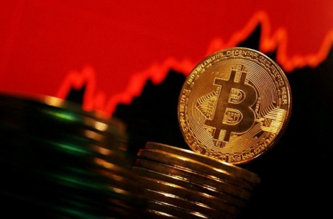 Bitcoin vượt mốc 60.000 USD, tiến gần kỷ lục