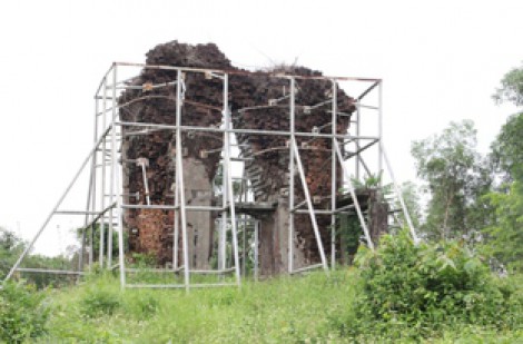 Bộ VH-TT-DL nêu giải pháp bảo tồn di tích quốc gia đặc biệt Phật viện Đồng Dương