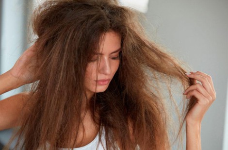 Cách chăm sóc tóc mềm mượt, giảm khô xơ ngày hè