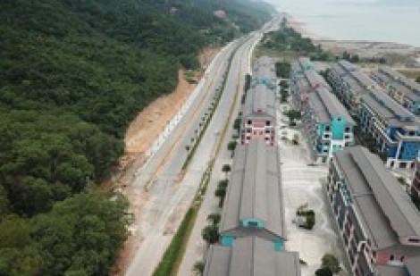 Cận cảnh 'con đường đau khổ' có giá gần 158 tỉ đồng/km ở Vân Đồn