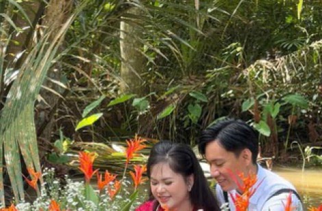 Cặp đôi chụp ảnh cưới cùng chú vịt đã nuôi 6 năm