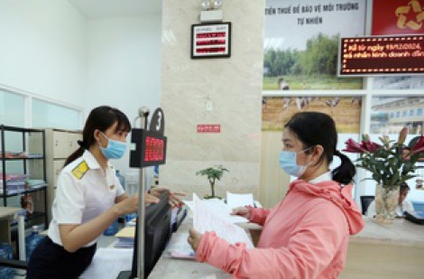 Cha mẹ nuôi có được tính là người phụ thuộc để giảm trừ gia cảnh?