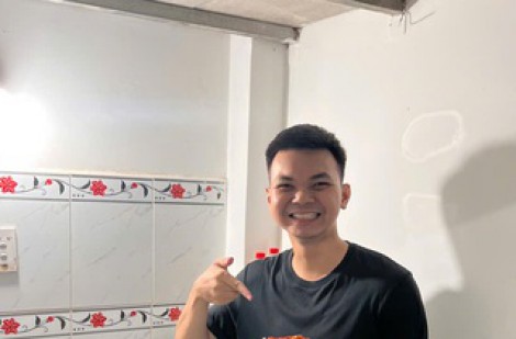 Chàng nhân viên văn phòng bán cơm theo kiểu… không giống ai