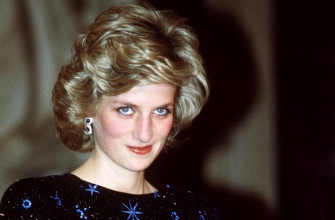 Chiếc váy dạ hội thập niên 80 của Công nương Diana lập kỷ lục đấu giá