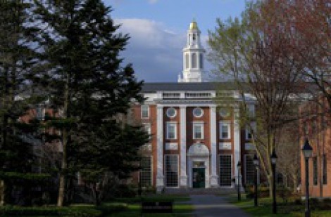 Chính quyền Mỹ cấm Đại học Harvard tuyển sinh viên quốc tế