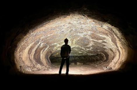 Chuyên gia nước ngoài khảo sát cụm hang động núi lửa ở Đồng Nai