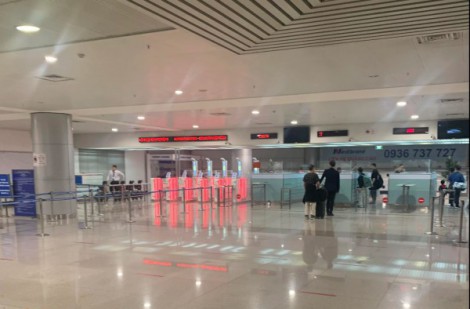 Có autogate, sao vẫn phải xếp hàng dài chờ nhập cảnh sân bay Tân Sơn Nhất?