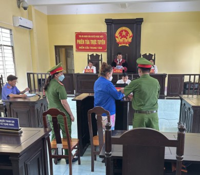 Con gái người tố cáo cán bộ Viện KSND ‘vòi tiền’ bị tuyên 6 tháng tù