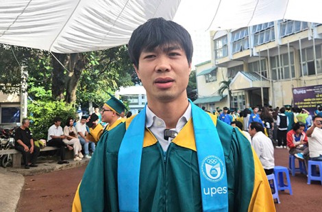 Công Phượng nói lời xúc động, cùng Xuân Trường và Tuấn Anh nhận bằng cử nhân loại giỏi