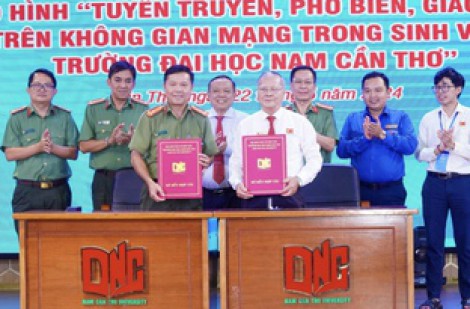 Công an Cần Thơ giúp sinh viên phòng tránh tiêu cực trên không gian mạng