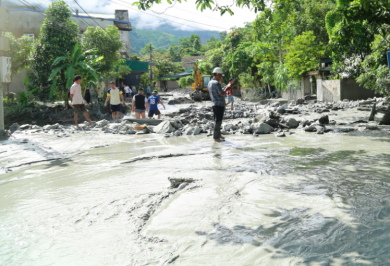 Cục Kiểm soát ô nhiễm môi trường kiểm tra sự cố hồ thải ở Lào Cai