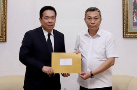 Cuộc gặp gỡ 'kỳ lạ' của VFF và FAT