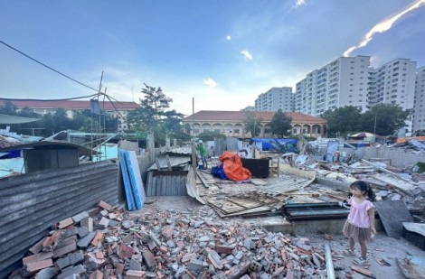 Cưỡng chế 170 căn nhà phố xây trái phép ở Bình Tân