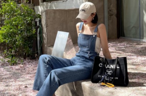 Diện quần yếm theo 4 kiểu này đảm bảo quyến rũ