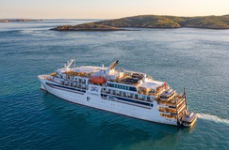 Du khách qua đời sau khi bị du thuyền bỏ rơi trên đảo